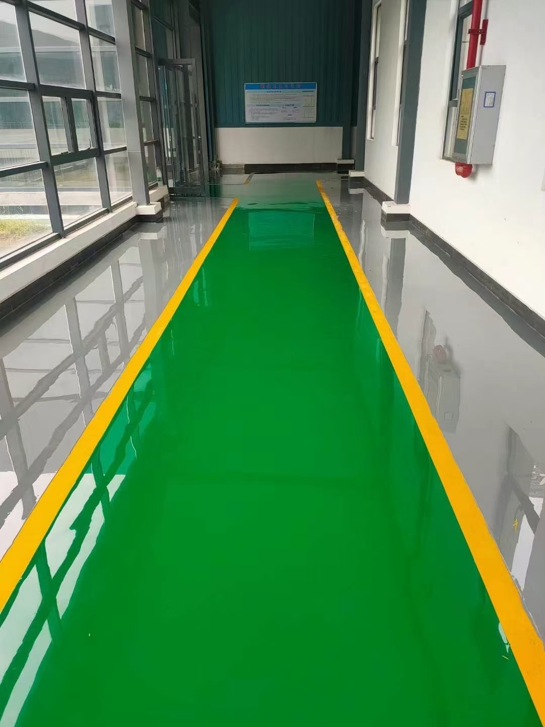 怎么选择合适的地坪漆,四川巴斯涂地坪给你分享几种方法.