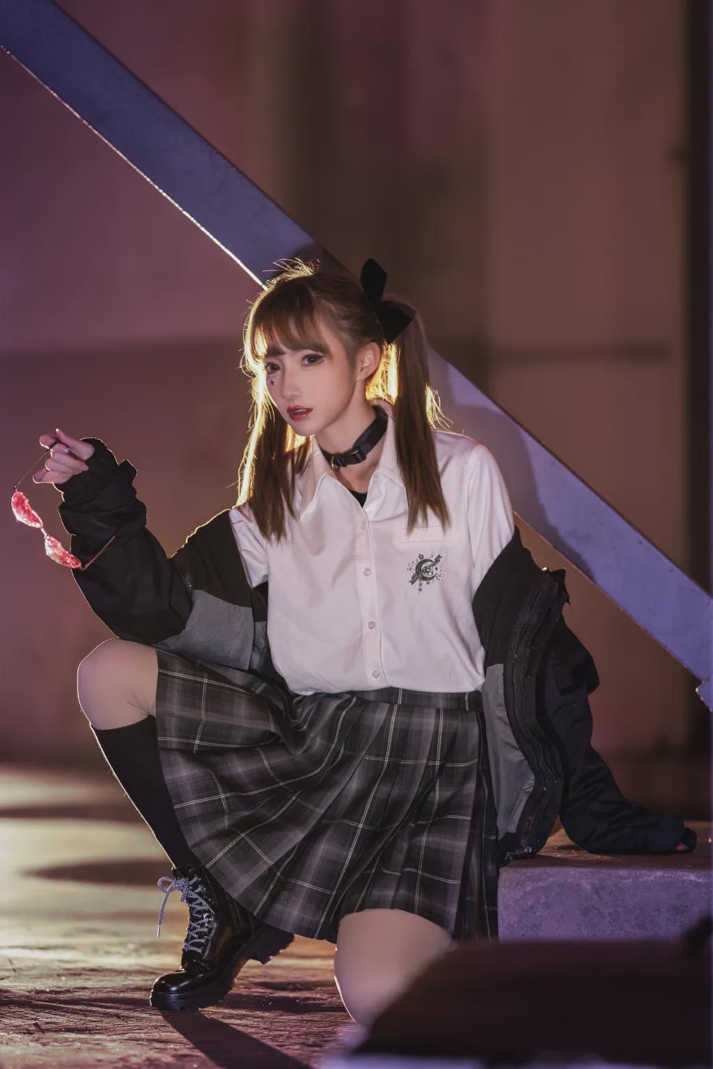 jk校服:露娜的奇妙之旅