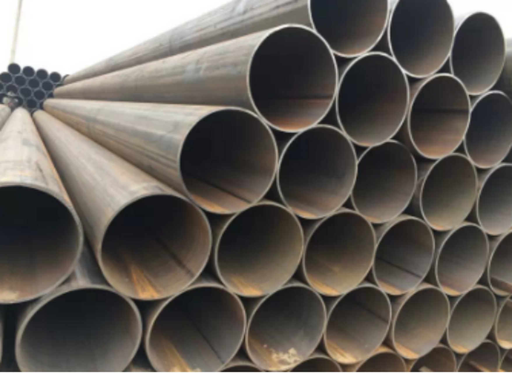 直缝钢管是与螺旋钢管对立的一种钢管的焊接工艺.