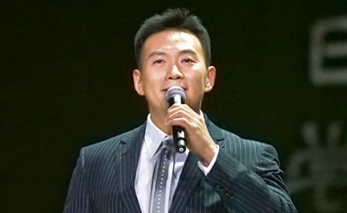 回顾谭江海和王小骞结婚23年丁克15年41岁得女活成人生赢家