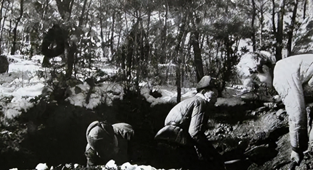 当时,副师长段龙章和参谋长王振邦在分析了局势后,都表示成为孤军的