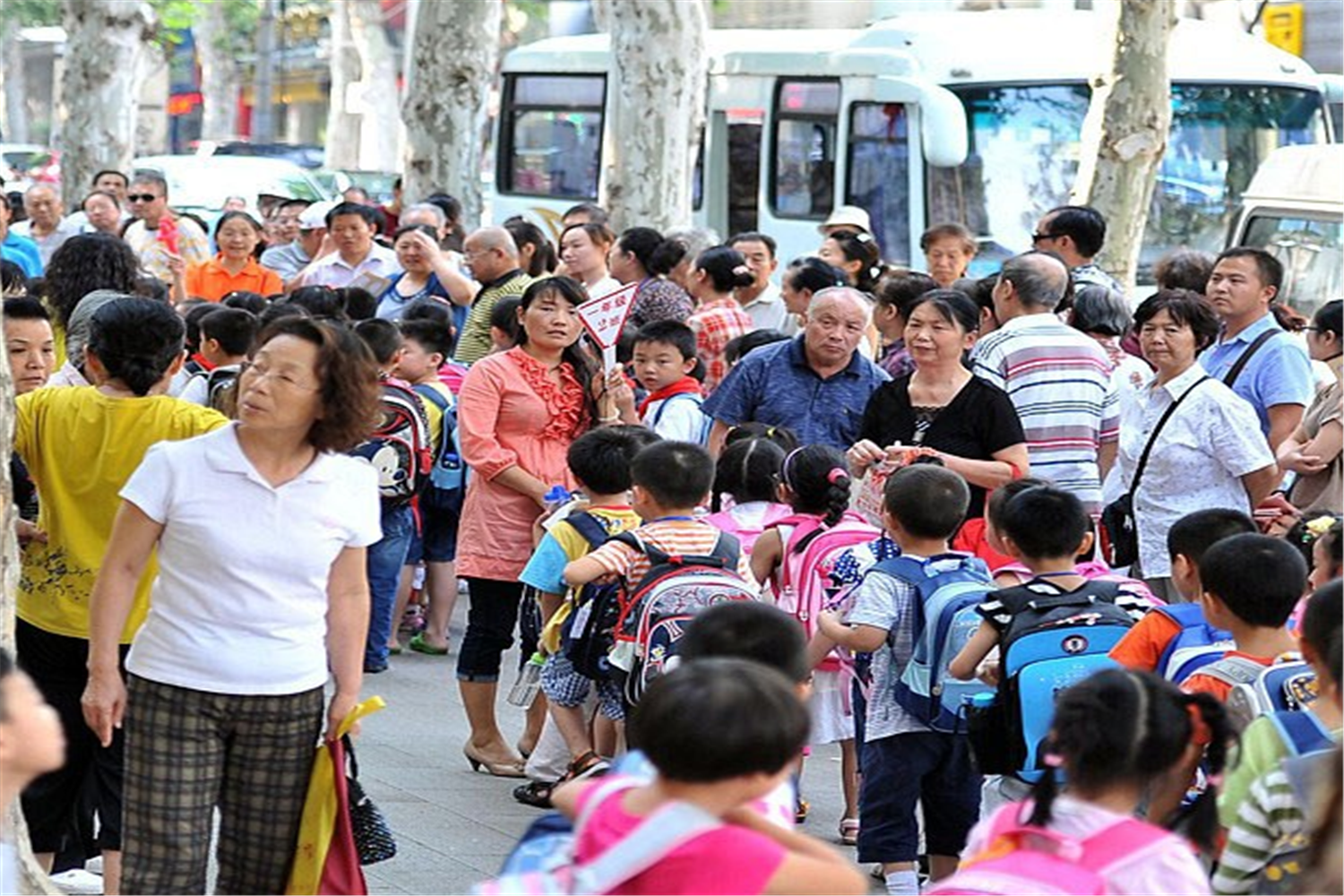 这3种接孩子放学的方式,容易被老师"不待见,家长还不知情