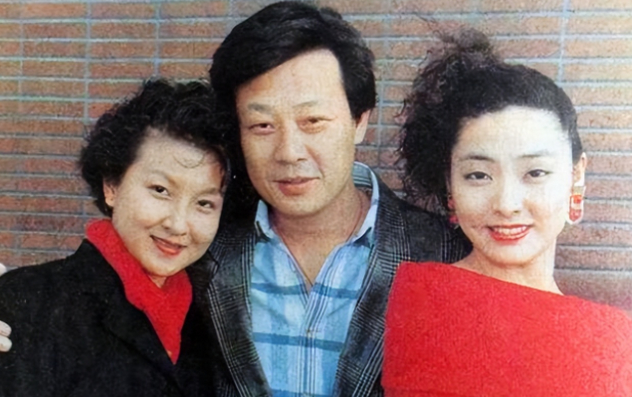 1996年,寇世勋把许黎丹带回家,对妻子说:现在我离不开她,咱俩要么