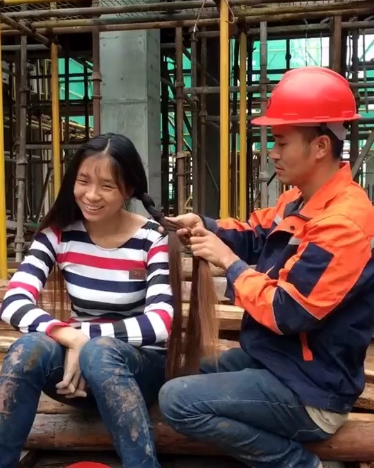 重庆农村夫妻,曾在工地打工,如今年入300万,被央视点赞,凭啥