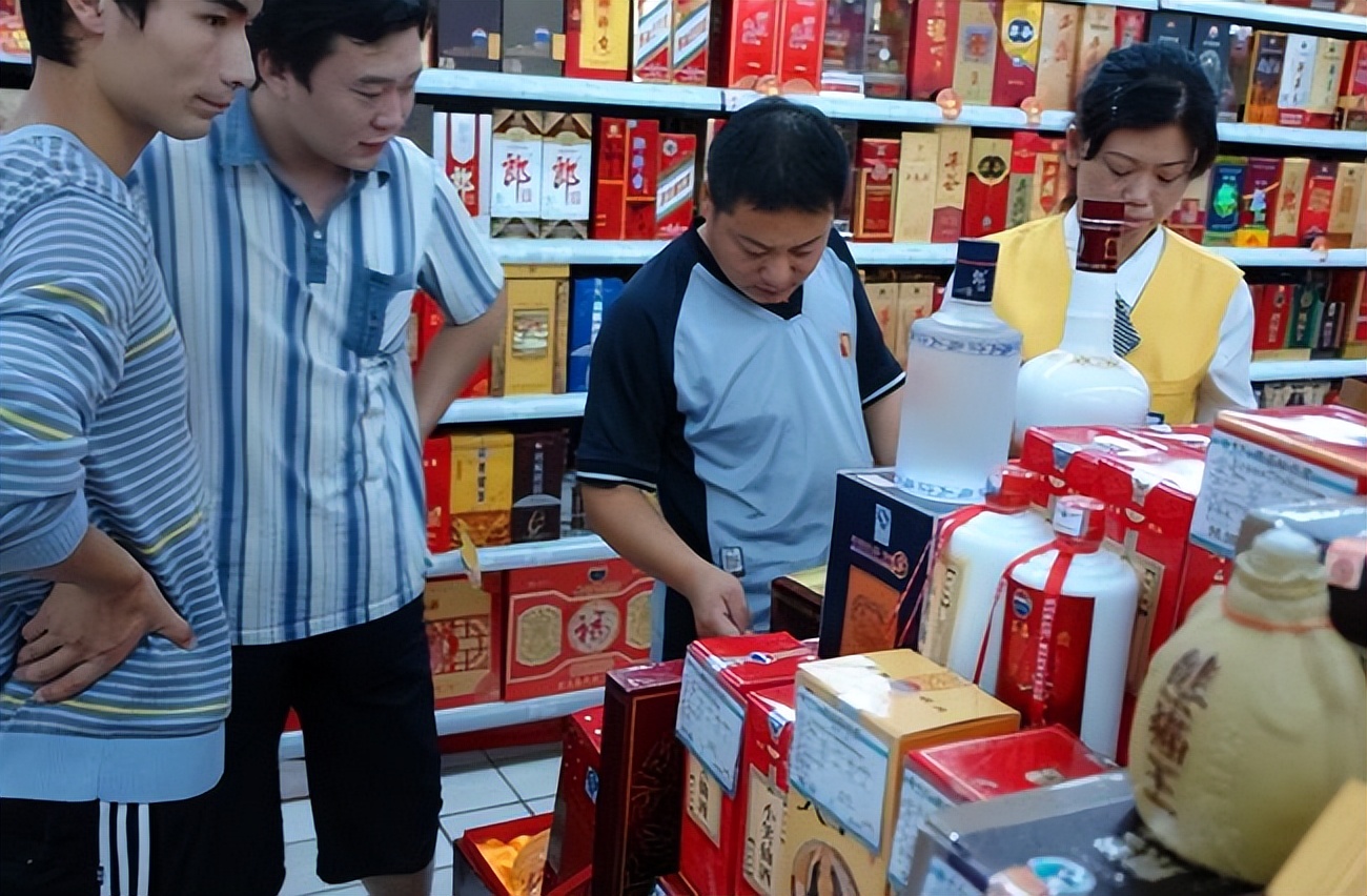 超市买酒,不要听人胡乱推荐,这几点非常重要,赶紧收藏起来