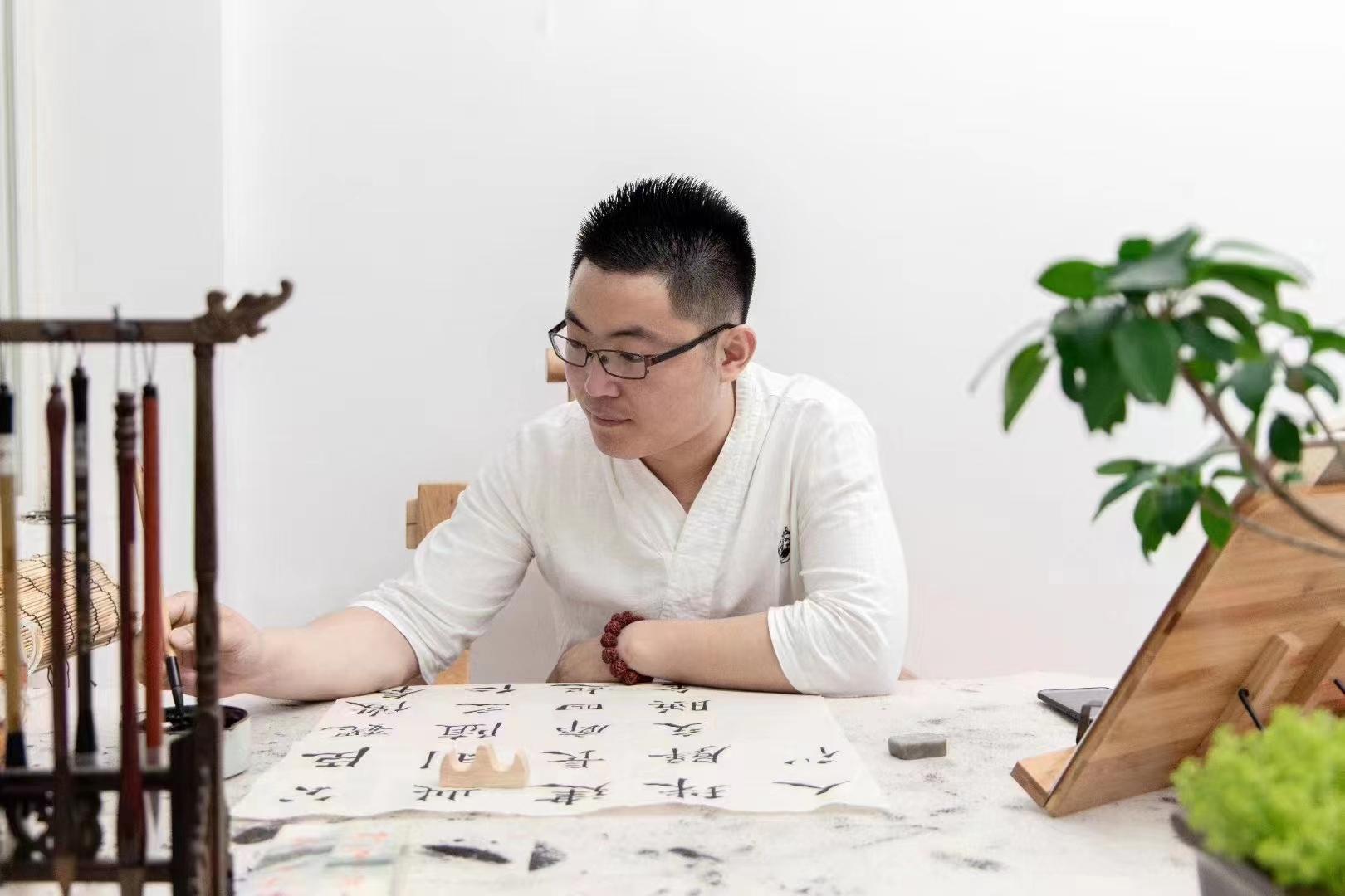 当代青年书法家,刘墉传人——刘建刚