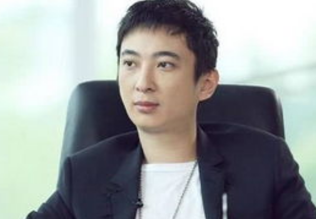 全网第一撩妹高手李二狗,pcrc创始人,一辆车就抵王思聪一个车库