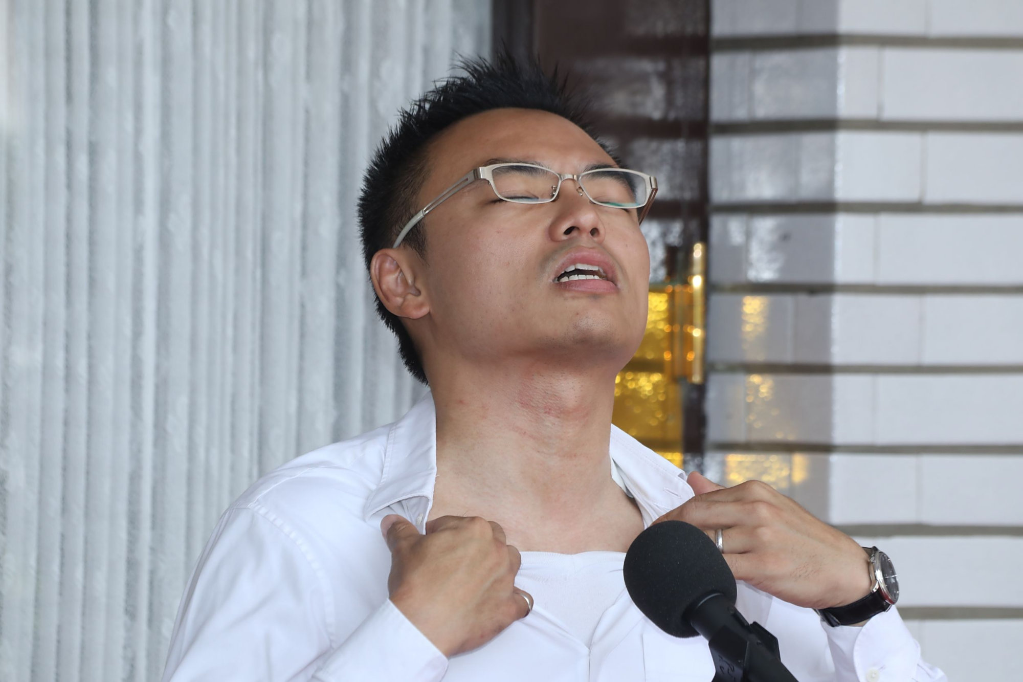 台湾长荣三位机师再染疫恐成破口,"蓝委"洪孟楷痛批:3 11翻版