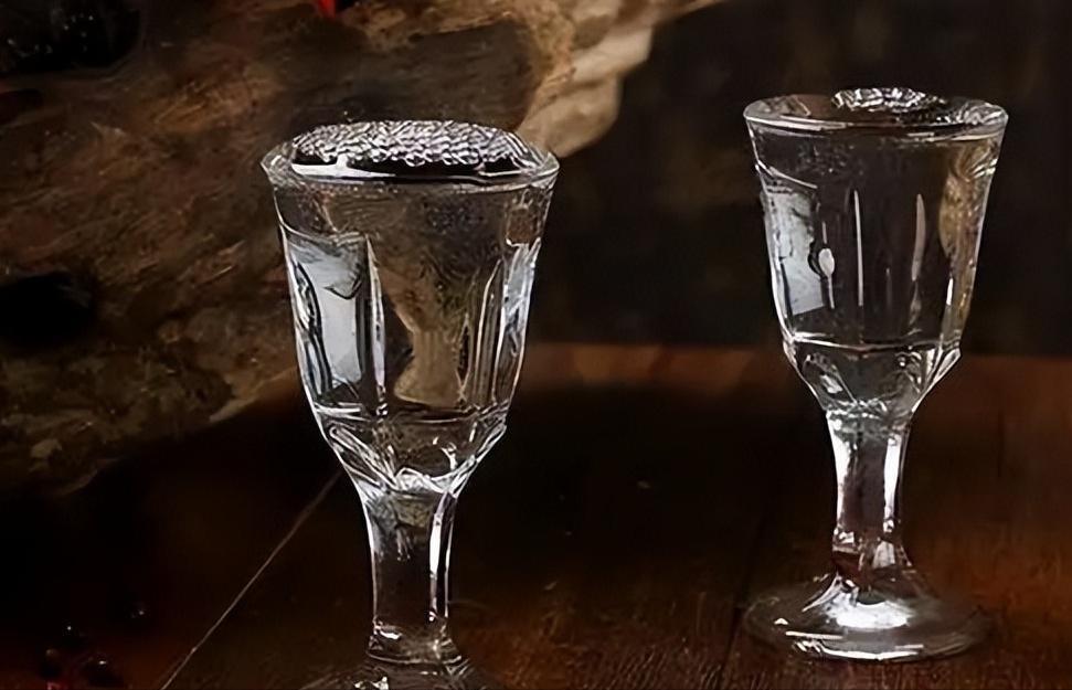 你每天喝一杯白酒身体会有怎样的变化一杯酒的神奇效果