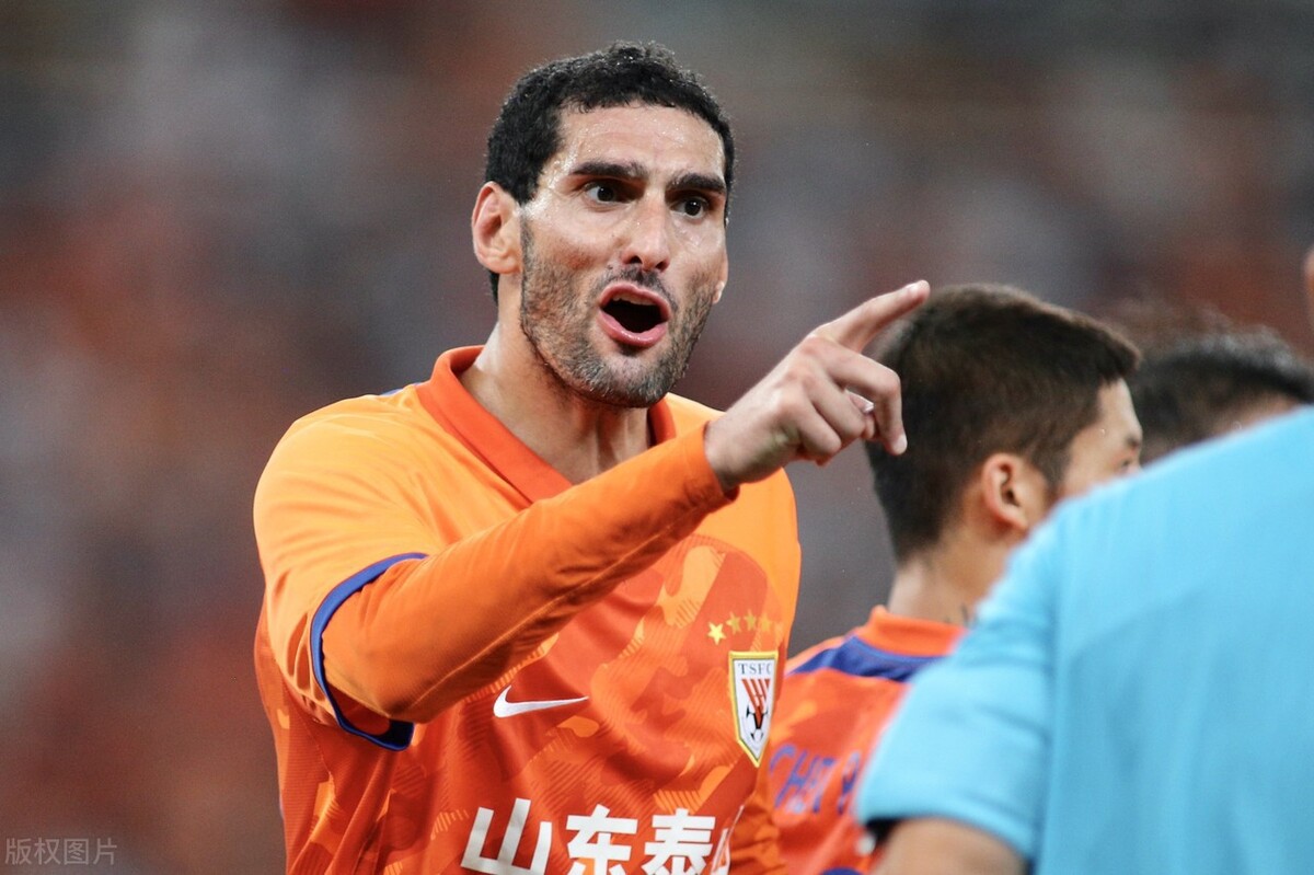 海港预定冠军?比利时媒体:支持费莱尼退赛,他应离开中超!