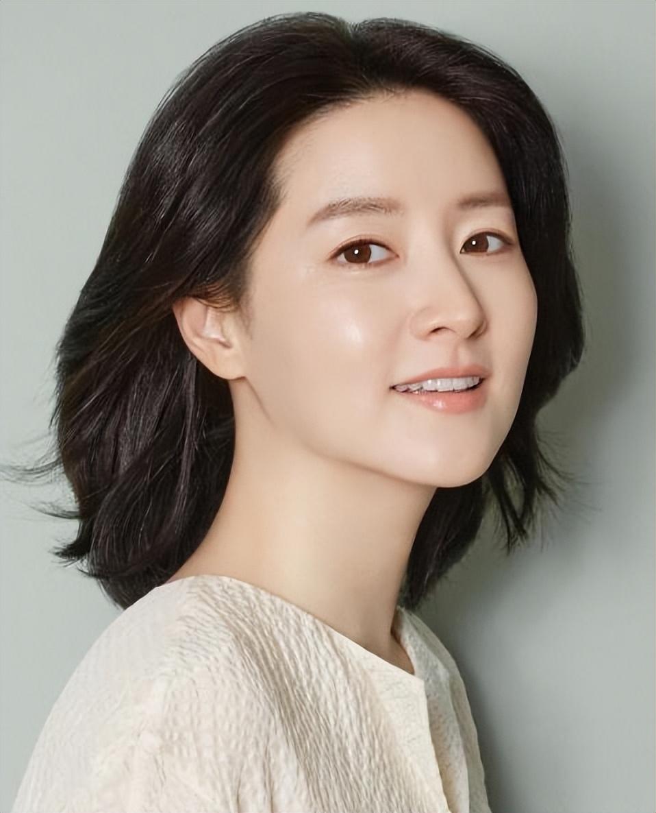 被称为"海外林青霞",难忘的《大长今》,"氧气美女"李英爱