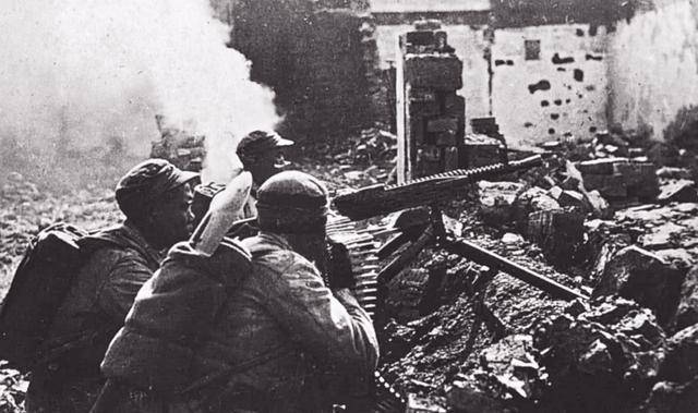 1944年,一土匪头子派人送来一张借条:想要新四军接济40万发子弹