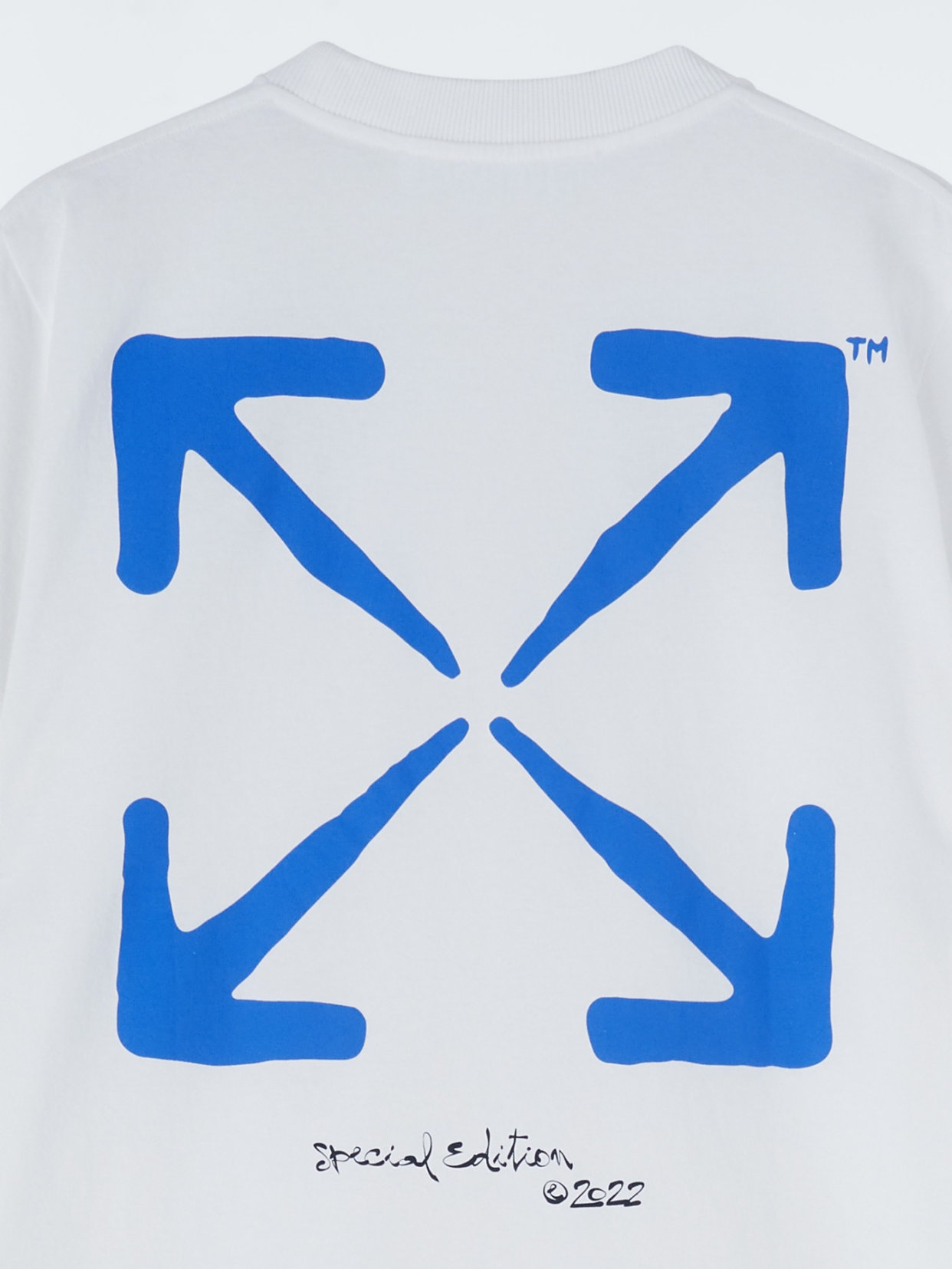 又被offwhite拿捏了新年限定突袭登场网友这能抢到