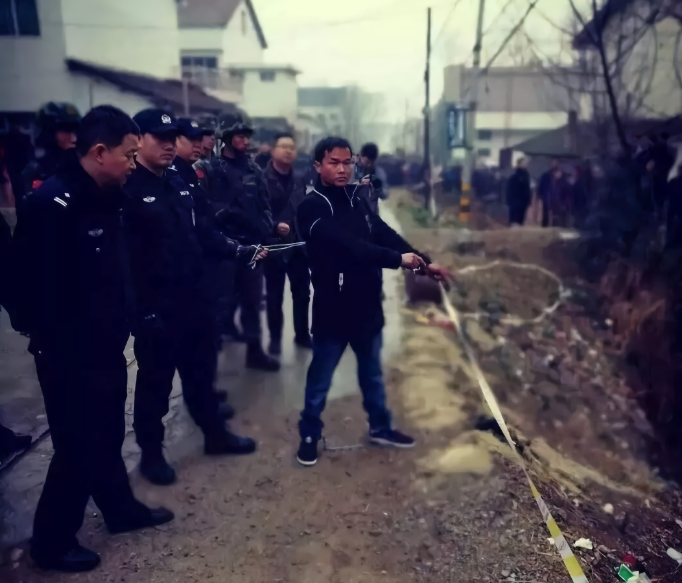 2018年陕西灭门案,13岁少年目睹母亲惨死,长大后提刀复仇