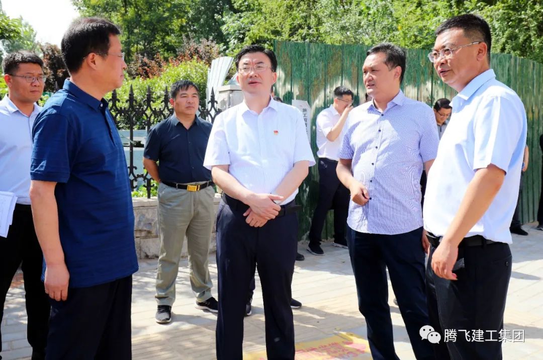 许昌市副市长卢希望调研毓秀路和劳动路项目