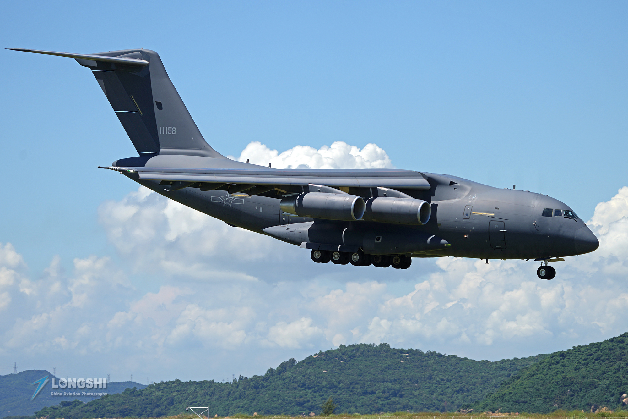 俄空军伊尔76坠毁或因发动机故障多人死伤国产运20用同款涡扇