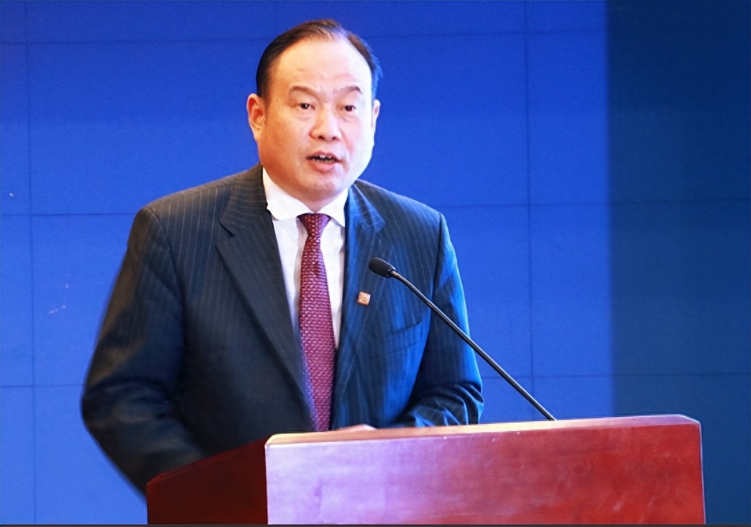 纪实:"老虎"强晓安:敛财9116万植发钱都省,靠山被查后假自首