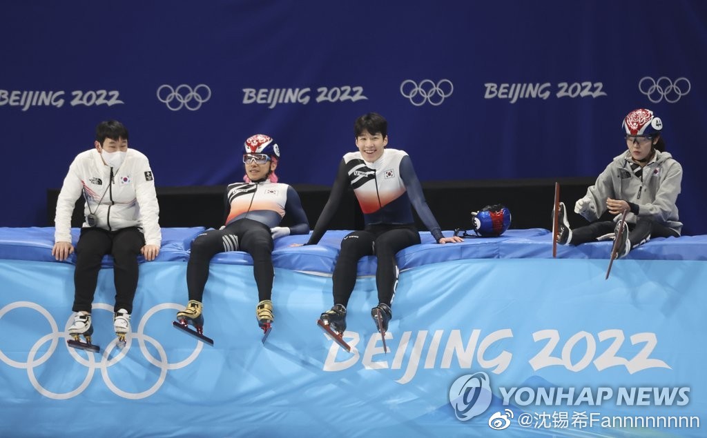 确信抗议已达成效?韩国短道队赛前训练集体笑开花,警惕再使阴招