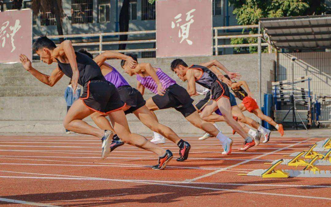 一高三體育生,體考結束走出考場喜極而泣,網友紛紛送上祝福