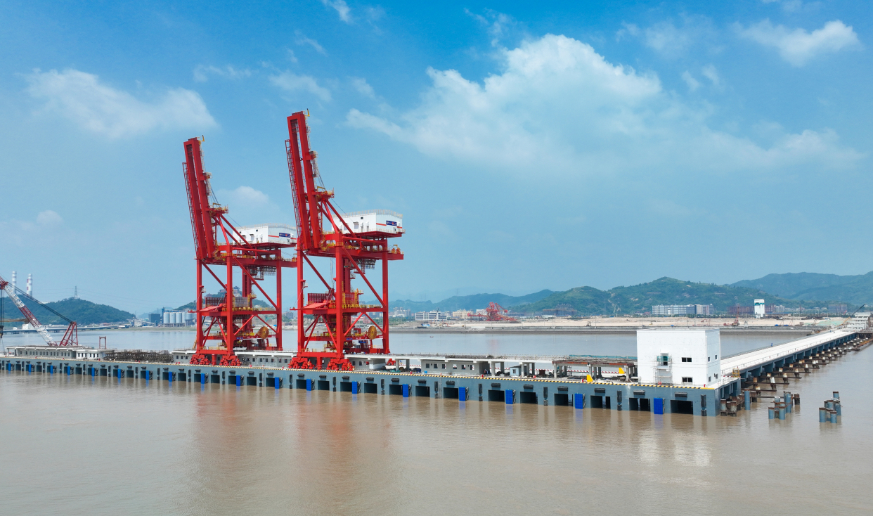 年底开港试运营 温州港乐清湾港区一泊位顺利交工