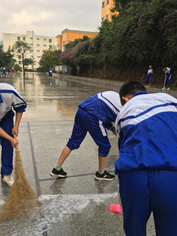 西安行知中学校服图片