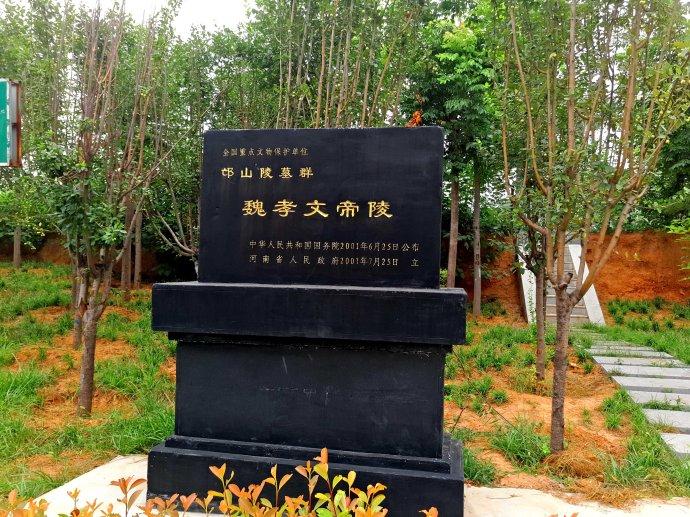 孟津这个村,全村都做唐三彩,附近还有班超墓,小胖妞三彩最可爱