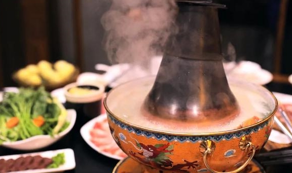 乌拉满族火锅不正宗?作为一个游客,这是吉林之行最愉快的一餐