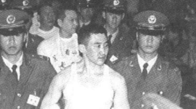 1998年长春黑老大梁旭东被捕后扬言两个月出去后来结局怎样