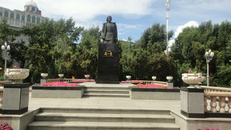 赵一曼孙女陈红,拒绝原谅侵华老兵下跪致歉:我不能替先人做主