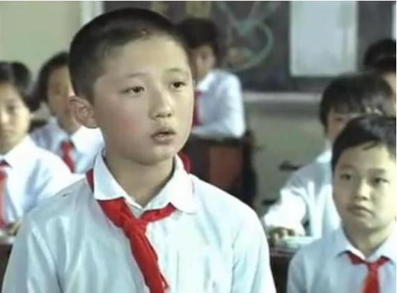 童星李传,9岁成名,父母去世留下千万遗产,今38岁如今怎样了?