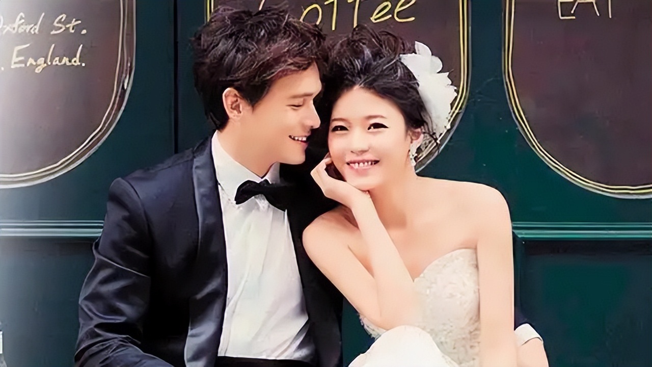 曝36岁倪安东在美国办婚宴,演员妻子肌肤似雪,穿着宽松被疑有孕