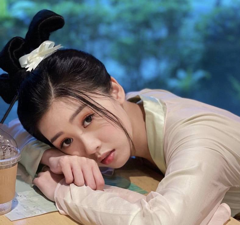 恭喜!tvb新人小花李芷晴抽中台庆38万终极大奖,准备投资开画廊