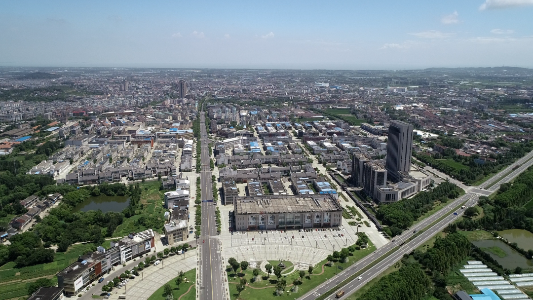 江苏无锡,宜兴,丁蜀陶瓷城里的国际大酒店,是个有故事的餐厅