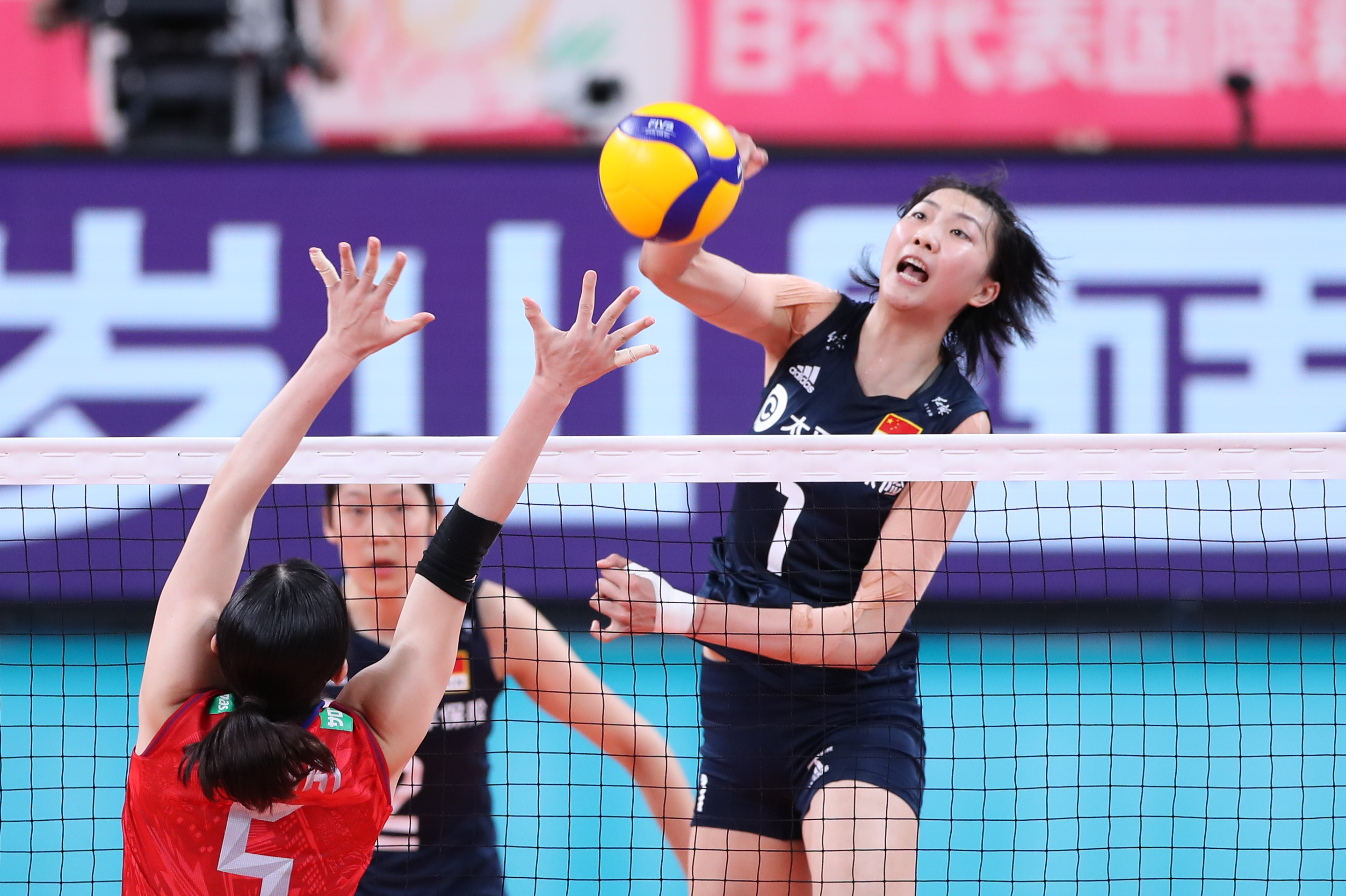 排球——东京奥运会测试赛:中国女排胜日本女排