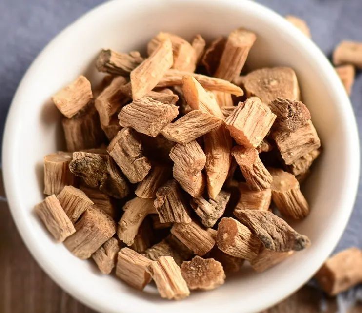 简单三味药,专克腿脚发凉,爱抽筋,帮你温阳化瘀,驱寒止痛!