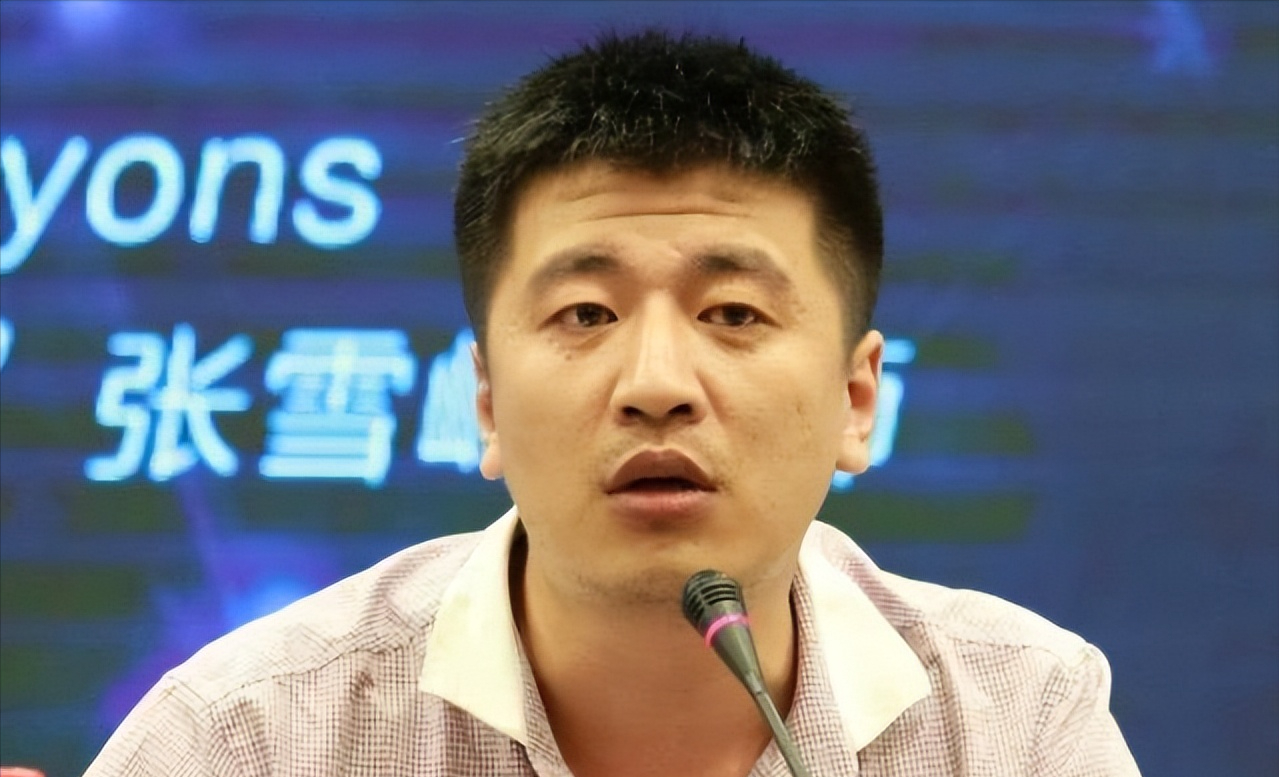 回顾:红极一时的张雪峰,终于为自己的"口无遮拦",付出了代价