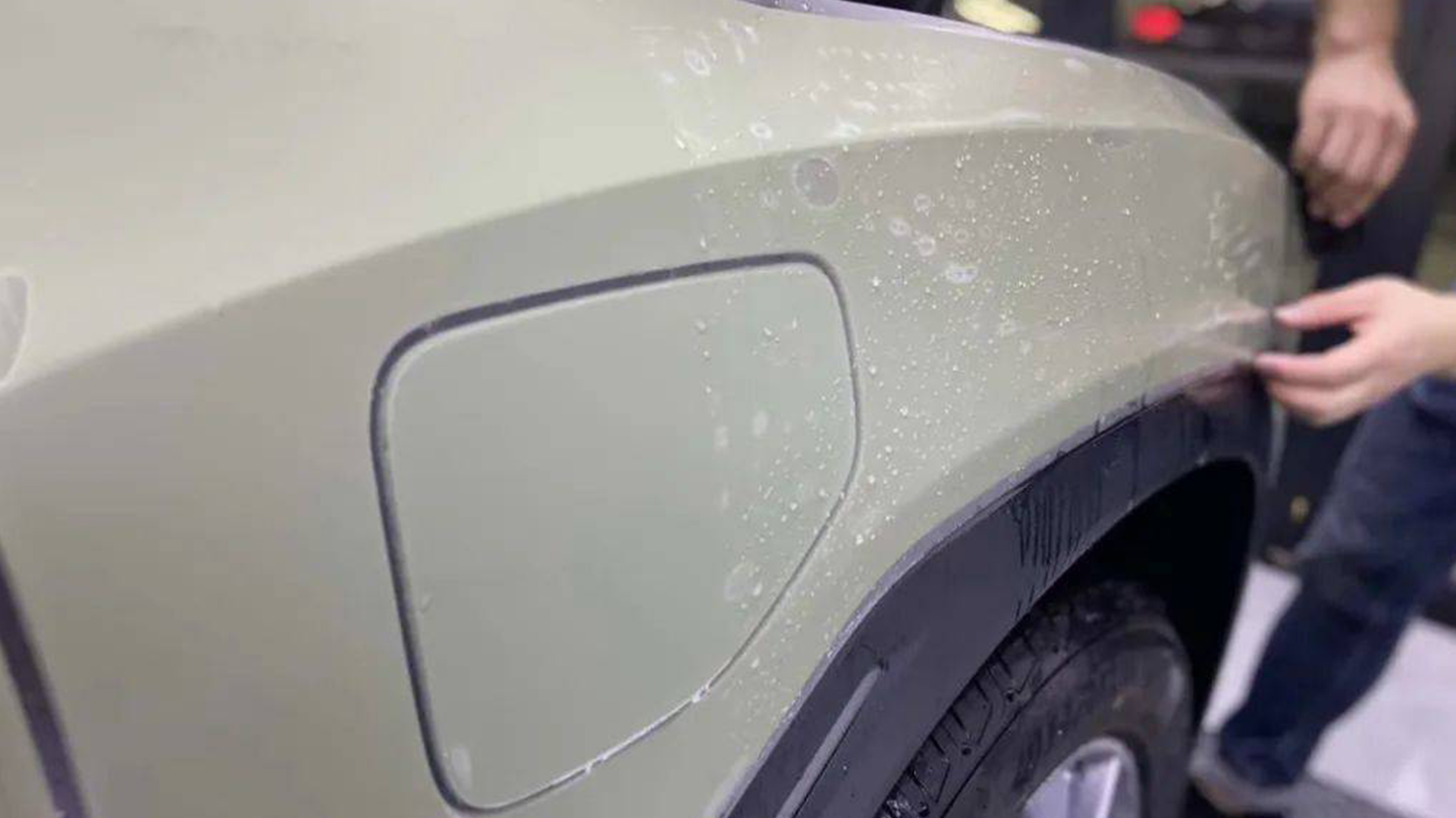 隐形车衣怕酸雨腐蚀,秋季洗车注意哪些