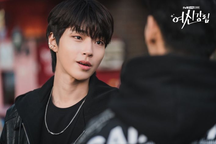 带你认识,人气急升的韩剧《女神降临》男二黄仁烨!