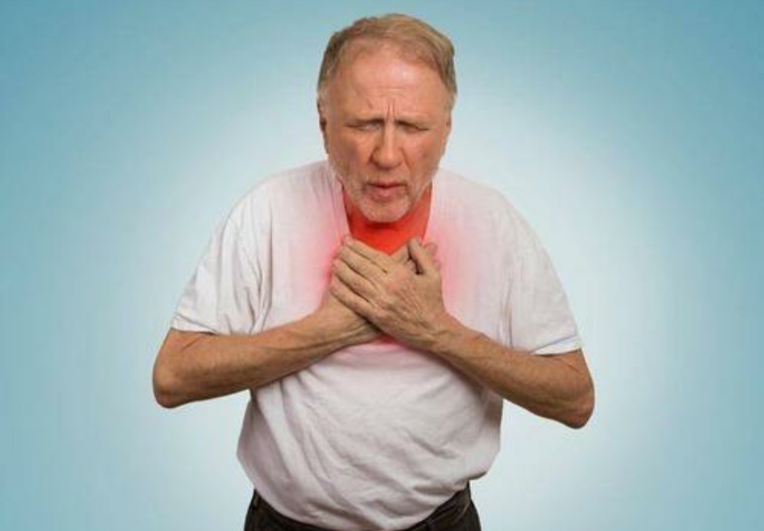 特发性肺纤维化,患者大多数表现为呼吸困难,应及早发现治疗