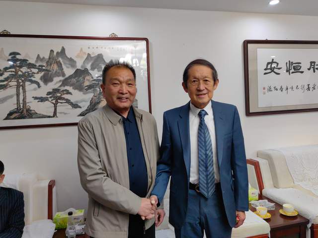 国医大师周国金应邀出席"最美奋斗者"颁奖盛典