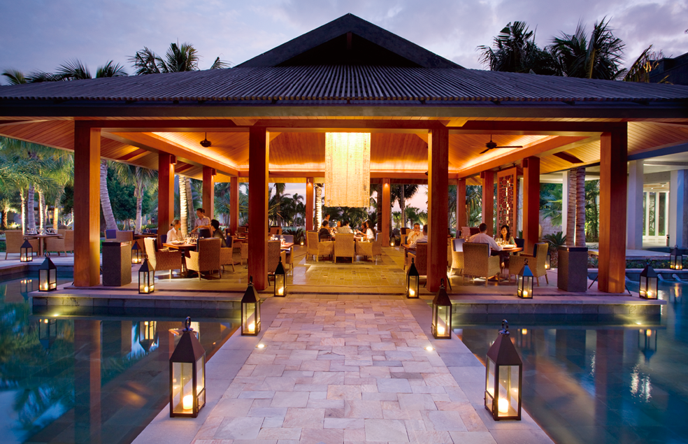 三亚珊瑚湾文华东方酒店2晚,邂逅艺术家刘若望雕塑展!