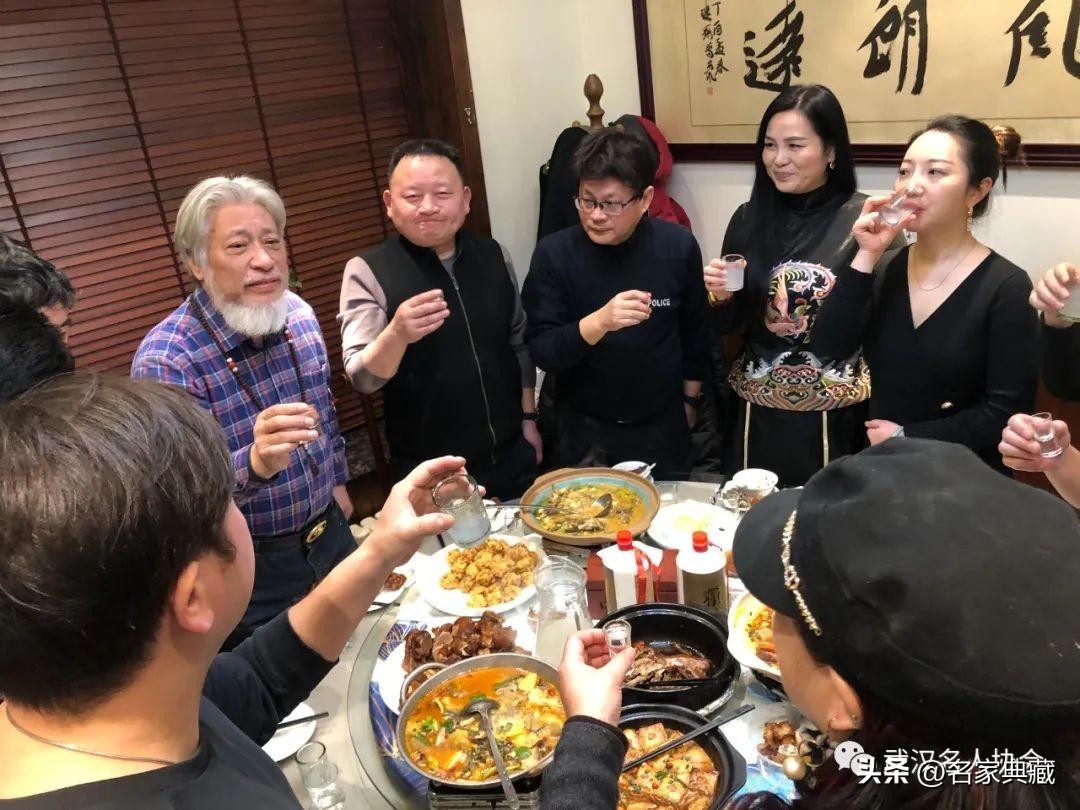 武汉名人协会授予孙想珍,周纯同志"优秀理事"荣誉称号