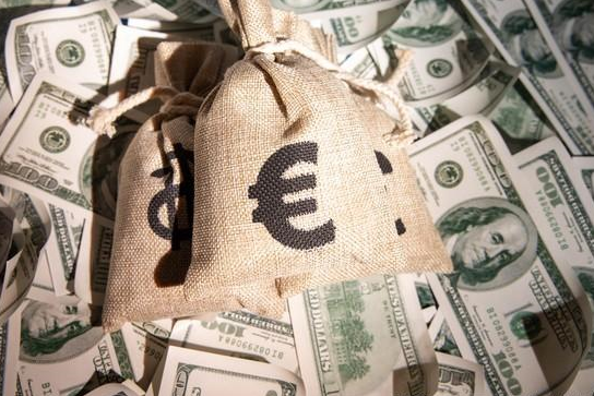 100美元换成700元,680元人民币,为什么?有何影响?