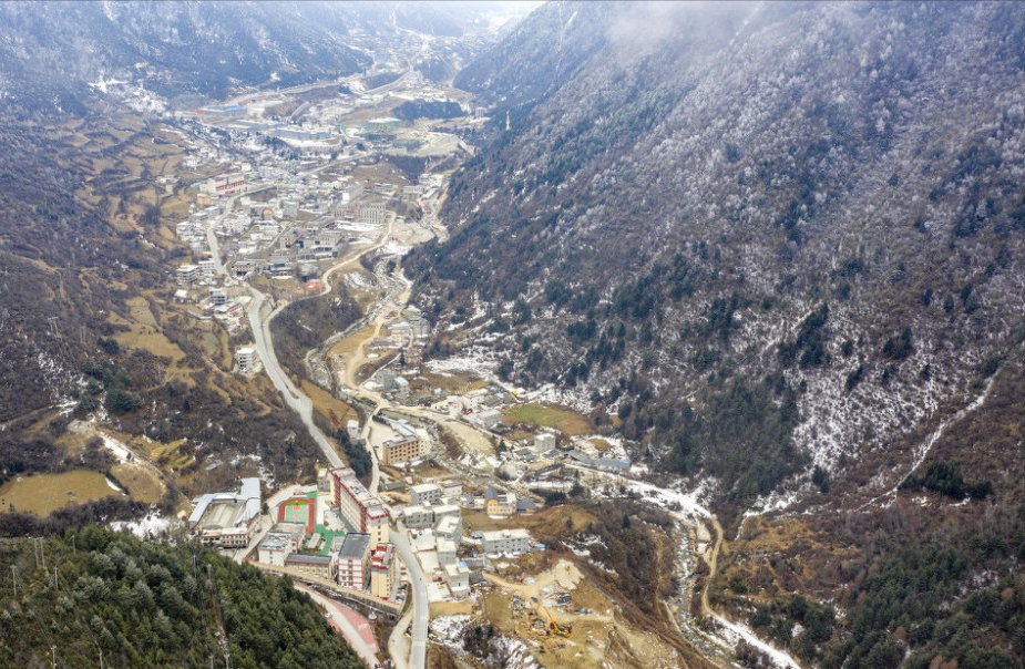 難度如此之大的川藏鐵路雅林段,創下了多個世界之最,讓很多工程師們都