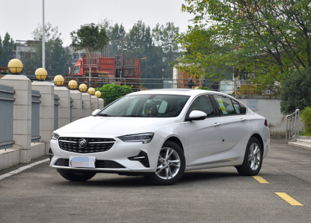 20万左右适合年轻人的代步车,君威和凯美瑞该怎么选