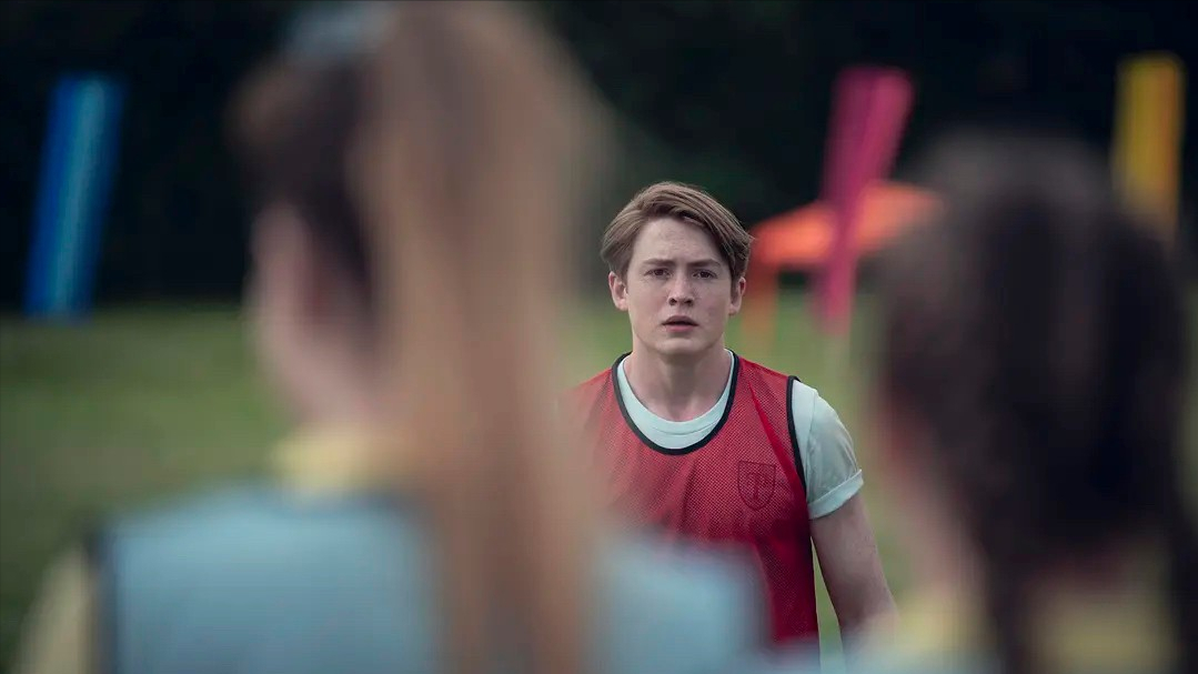 用正剧制作水准拍"甜宠剧",《心跳漏一拍》展现了网飞精良匠心