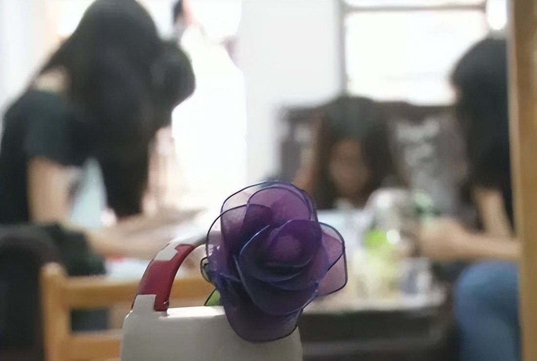 回顾:女大学生偷拍舍友艳照发给男友供其意淫,已构成犯罪!