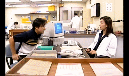 感情上却因夫妻聚少离多,归于平淡,于是就同第一任丈夫钟伟民协议离婚