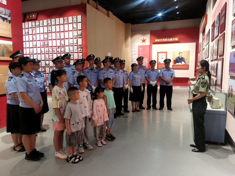 和田地区公安局组织开展红色记忆主题党日活动