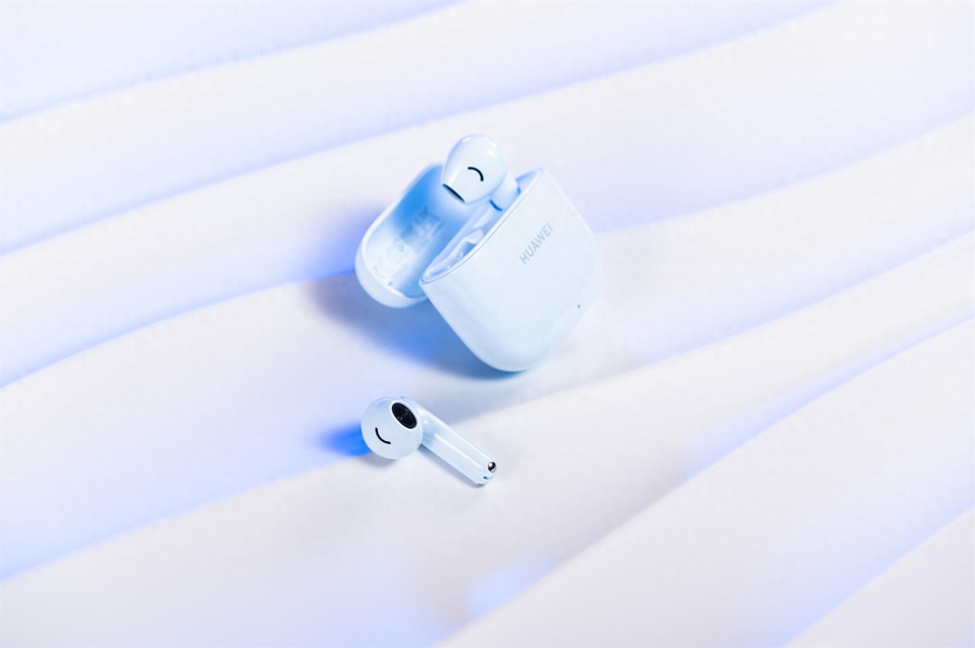 华为freebuds se 2海岛蓝图赏:新配色,40h长续航伴你畅享音乐!